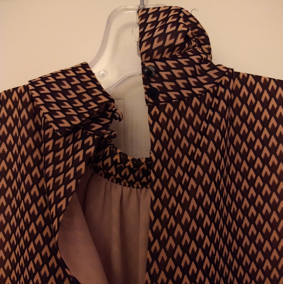 RW&CO. Collared sleeveless shirt, Pink/Purple/Maroon pattern, Size XXS - Picture 3 of 4